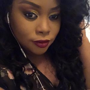 Meet your Posher, Charneece